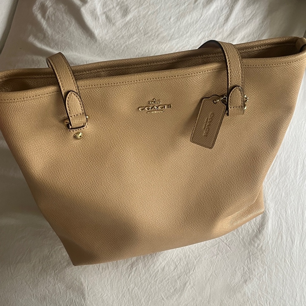 Coach Beige Leather Shoulder Bag
